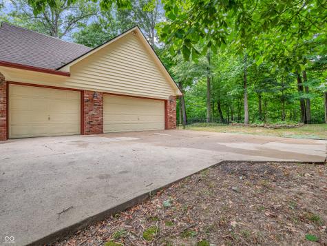 1042 Red Oak Drive Avon IN 46123