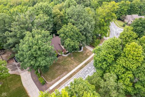 1042 Red Oak Drive Avon IN 46123