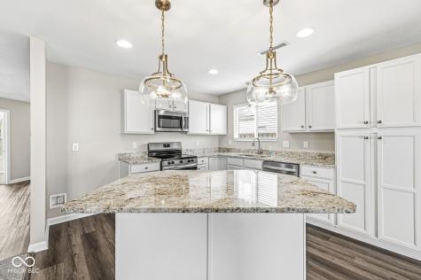 6178 N Woodhaven Drive Mccordsville IN 46055