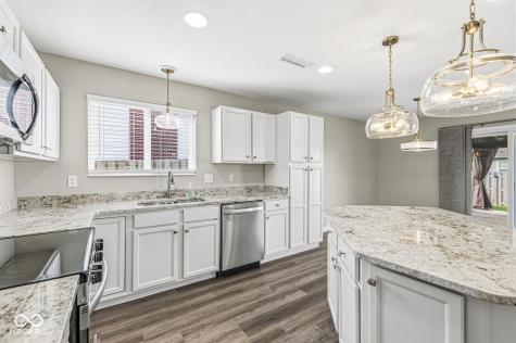 6178 N Woodhaven Drive Mccordsville IN 46055
