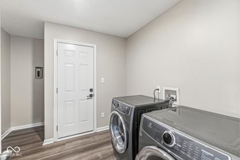 6178 N Woodhaven Drive Mccordsville IN 46055