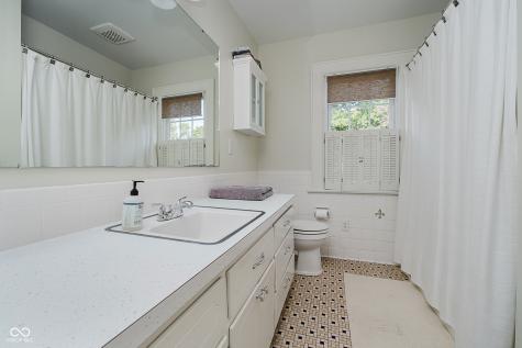 5173 N Kenwood Avenue Indianapolis IN 46208