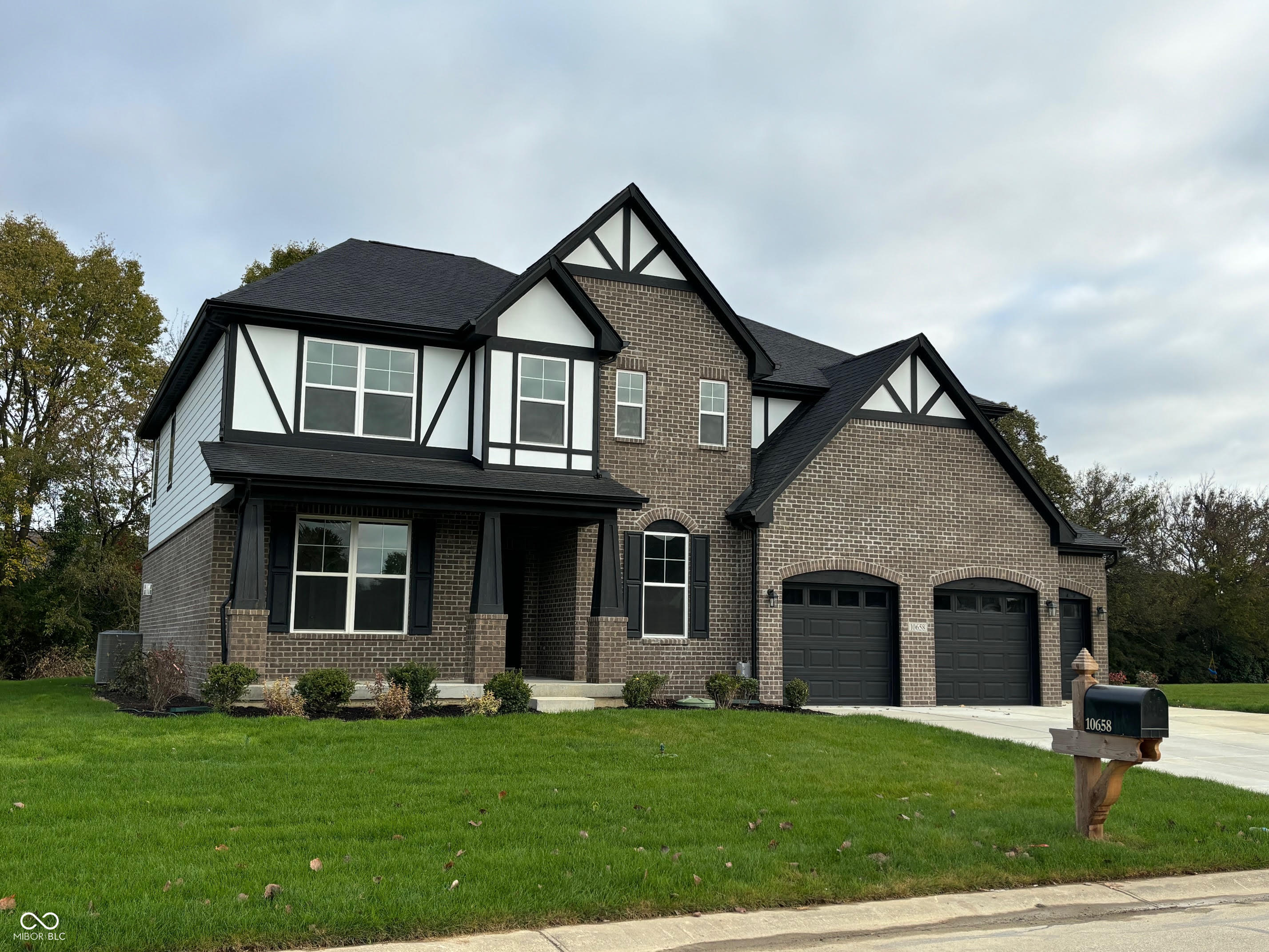 10658 Eagle Drive Indianapolis IN 46234