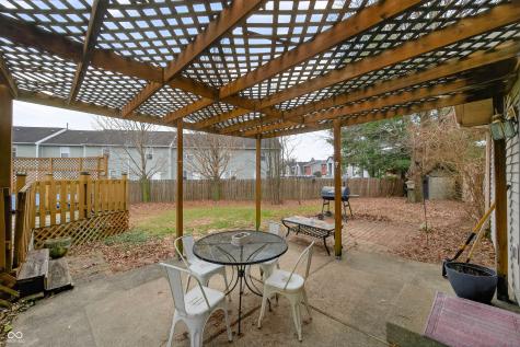 2865 Foxridge Circle Columbus IN 47203