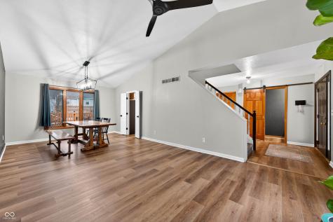 2865 Foxridge Circle Columbus IN 47203