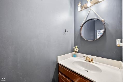 2865 Foxridge Circle Columbus IN 47203