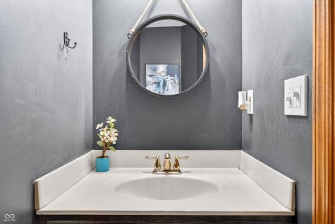 2865 Foxridge Circle Columbus IN 47203