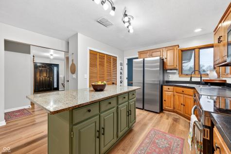 2865 Foxridge Circle Columbus IN 47203