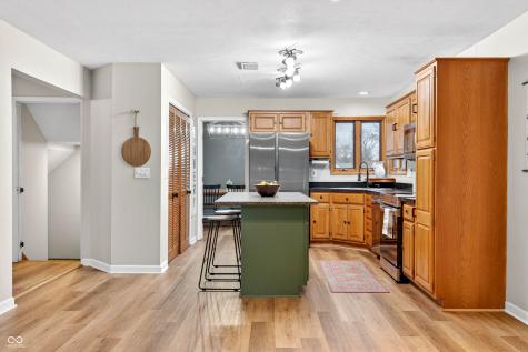 2865 Foxridge Circle Columbus IN 47203