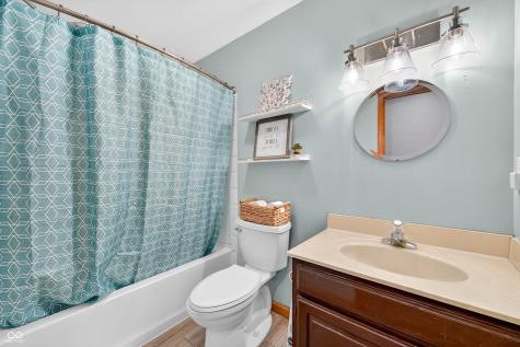 2865 Foxridge Circle Columbus IN 47203