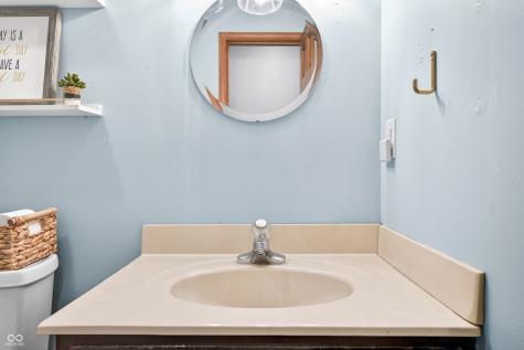 2865 Foxridge Circle Columbus IN 47203