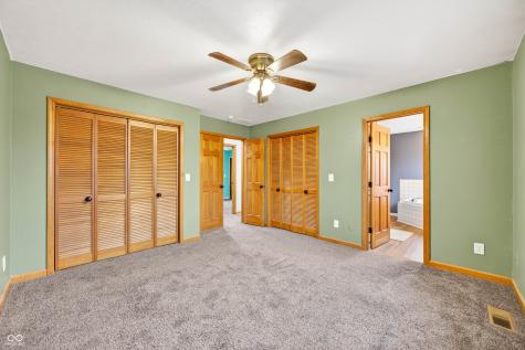 2865 Foxridge Circle Columbus IN 47203