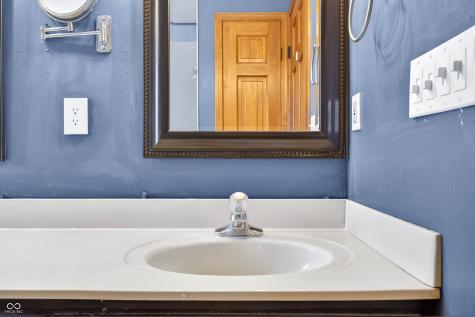 2865 Foxridge Circle Columbus IN 47203