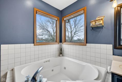 2865 Foxridge Circle Columbus IN 47203