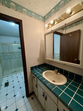 2 Holmes Court Greenfield IN 46140
