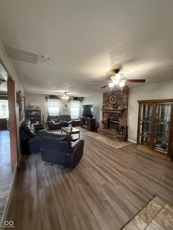 668 N 300 W Greenfield IN 46140