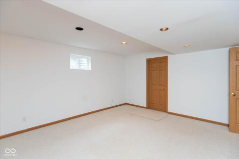 13888 Dearborn Circle Fishers IN 46038