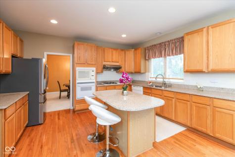 13888 Dearborn Circle Fishers IN 46038