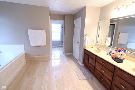 8186 Stonelick Drive Avon IN 46123