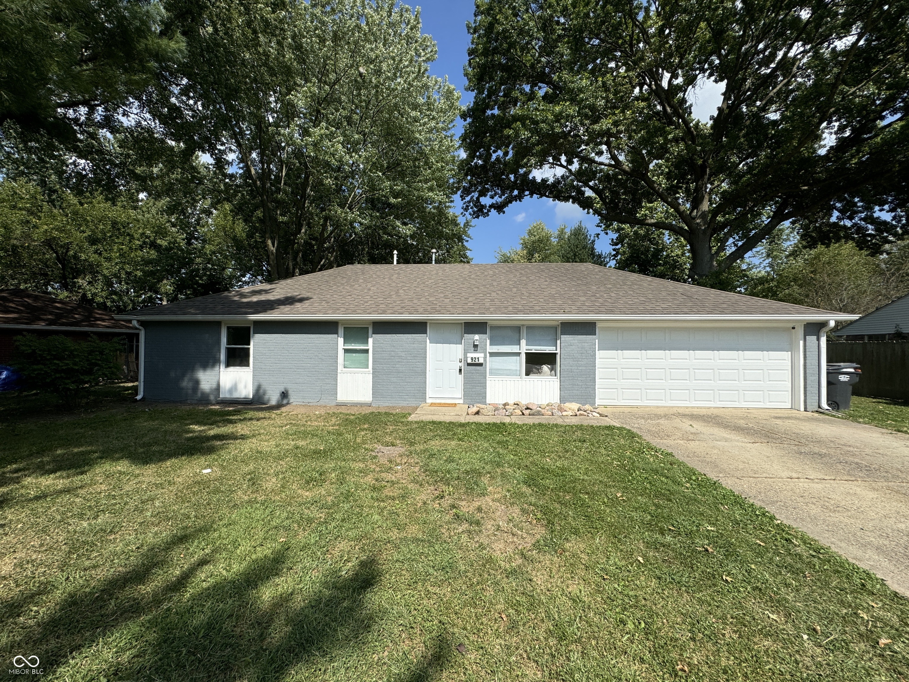 921 Sweetbriar Avenue Whiteland IN 46184