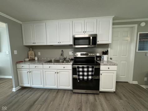 921 Sweetbriar Avenue Whiteland IN 46184