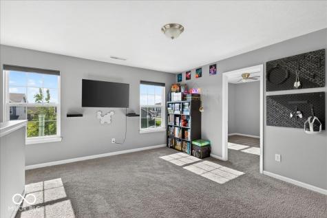 275 Longleaf Lane Greenfield IN 46140