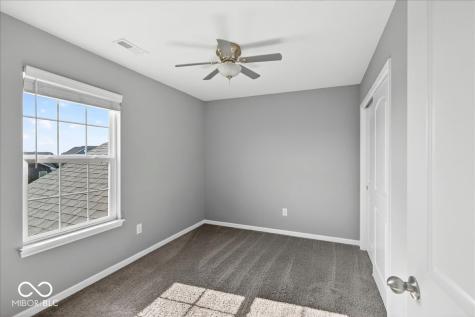 275 Longleaf Lane Greenfield IN 46140