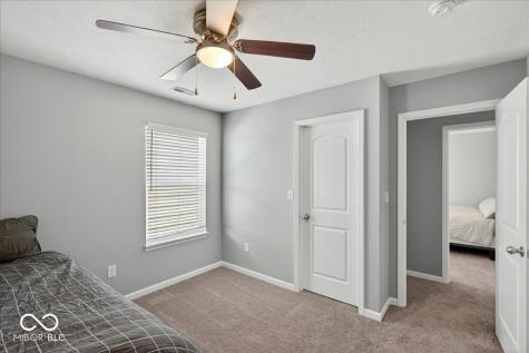 275 Longleaf Lane Greenfield IN 46140