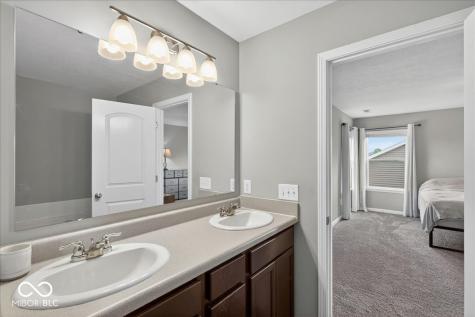 275 Longleaf Lane Greenfield IN 46140