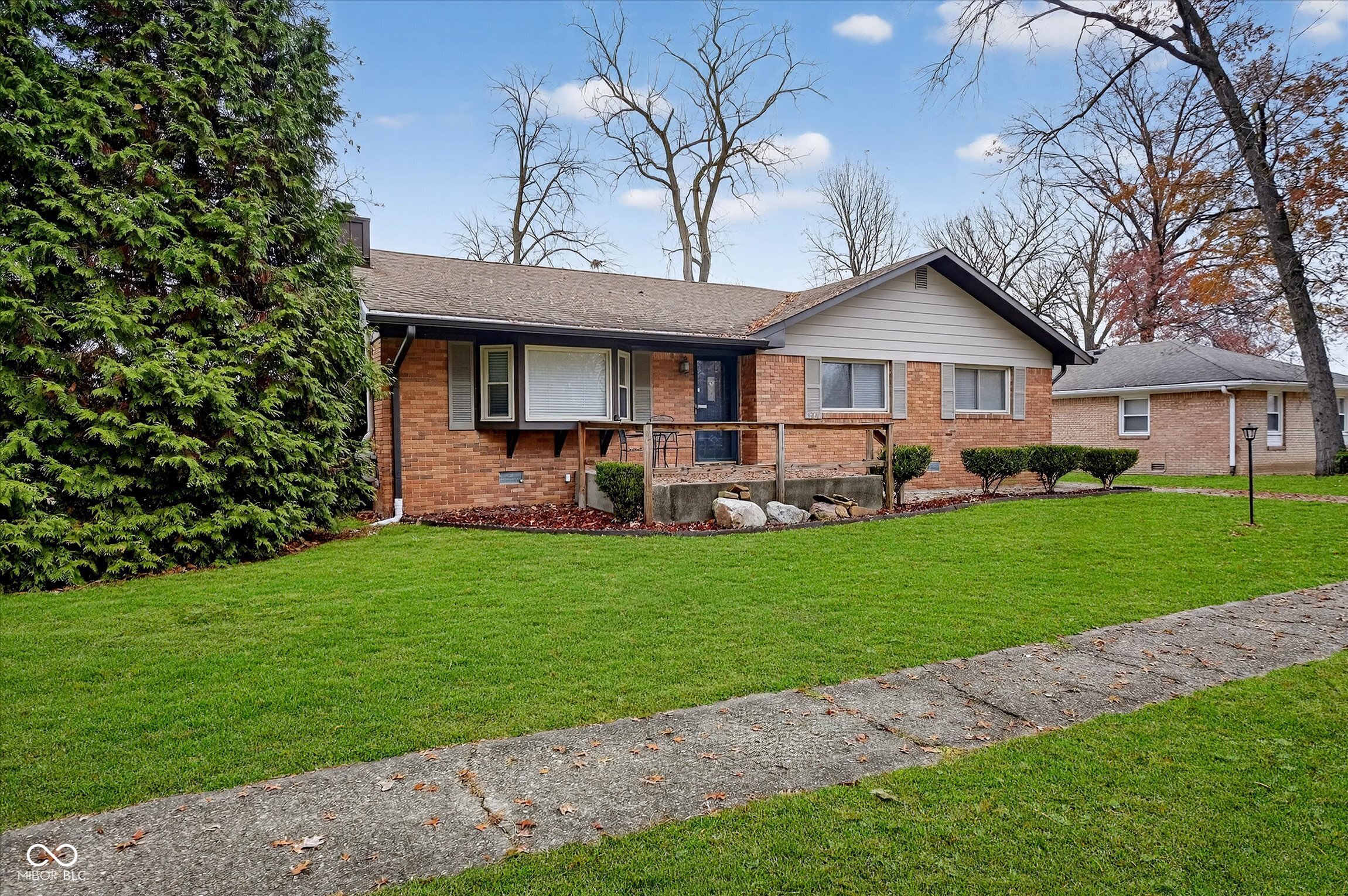 8618 Skyway Drive Indianapolis IN 46219