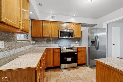 8618 Skyway Drive Indianapolis IN 46219