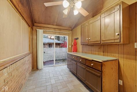 8618 Skyway Drive Indianapolis IN 46219