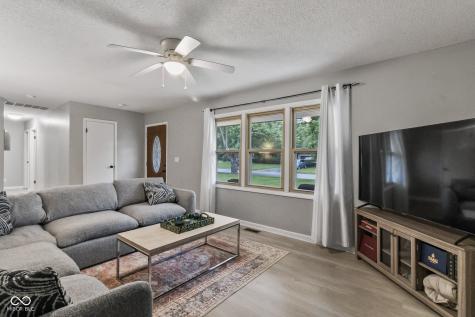 328 Fox Circle Noblesville IN 46060