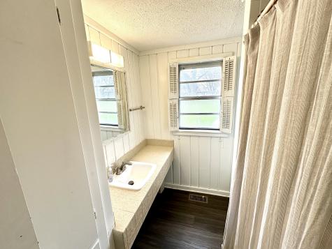 8233 E 11th Street Indianapolis IN 46219