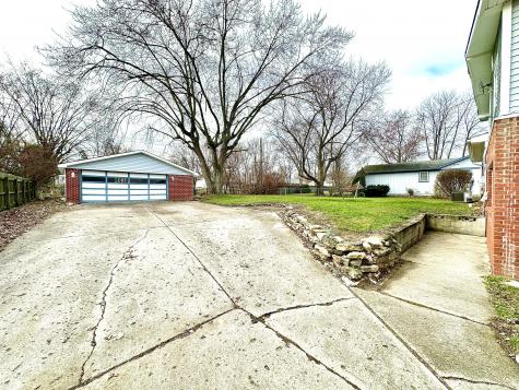 8233 E 11th Street Indianapolis IN 46219