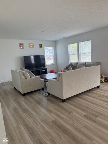 1063 Bellwood Boulevard Avon IN 46123