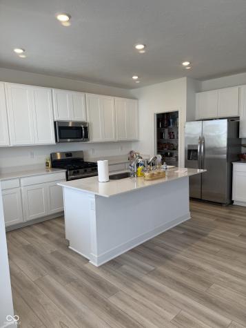 1063 Bellwood Boulevard Avon IN 46123