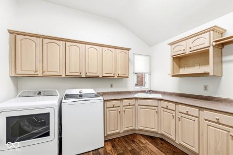 350 Millridge Drive Indianapolis IN 46290