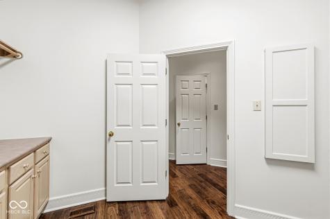 350 Millridge Drive Indianapolis IN 46290