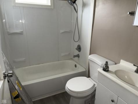 5936 E Shimer Avenue Indianapolis IN 46219