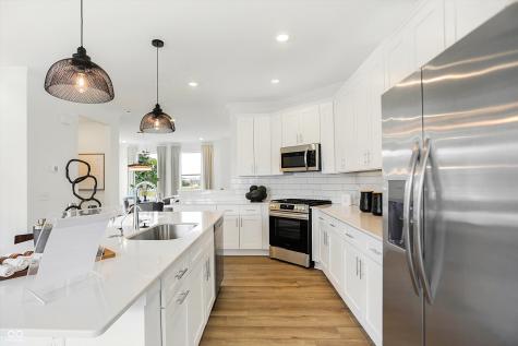 9335 Clarendon Drive Fishers IN 46038