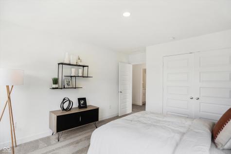 9335 Clarendon Drive Fishers IN 46038