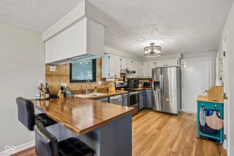 8047 Pebble Creek Court Indianapolis IN 46268