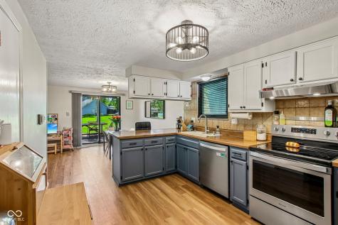 8047 Pebble Creek Court Indianapolis IN 46268
