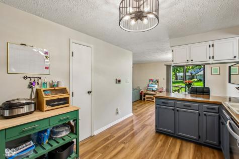 8047 Pebble Creek Court Indianapolis IN 46268