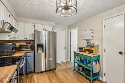 8047 Pebble Creek Court Indianapolis IN 46268