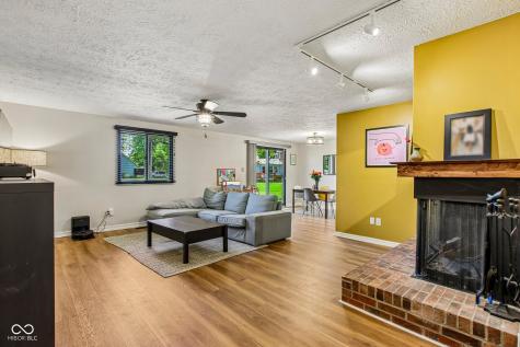 8047 Pebble Creek Court Indianapolis IN 46268
