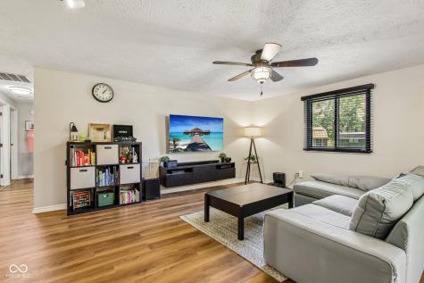 8047 Pebble Creek Court Indianapolis IN 46268