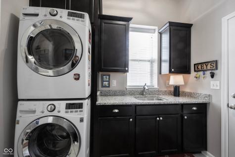 1671 Avondale Drive Westfield IN 46074