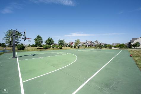 1671 Avondale Drive Westfield IN 46074